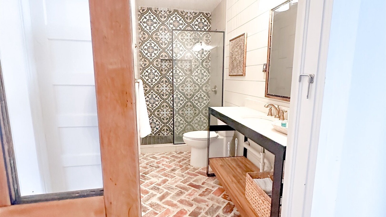 Photo of Bathroom in Laurel