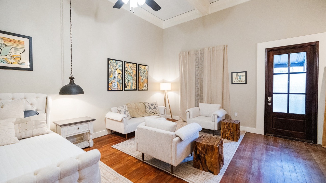 Photo of Livingroom in Laurel