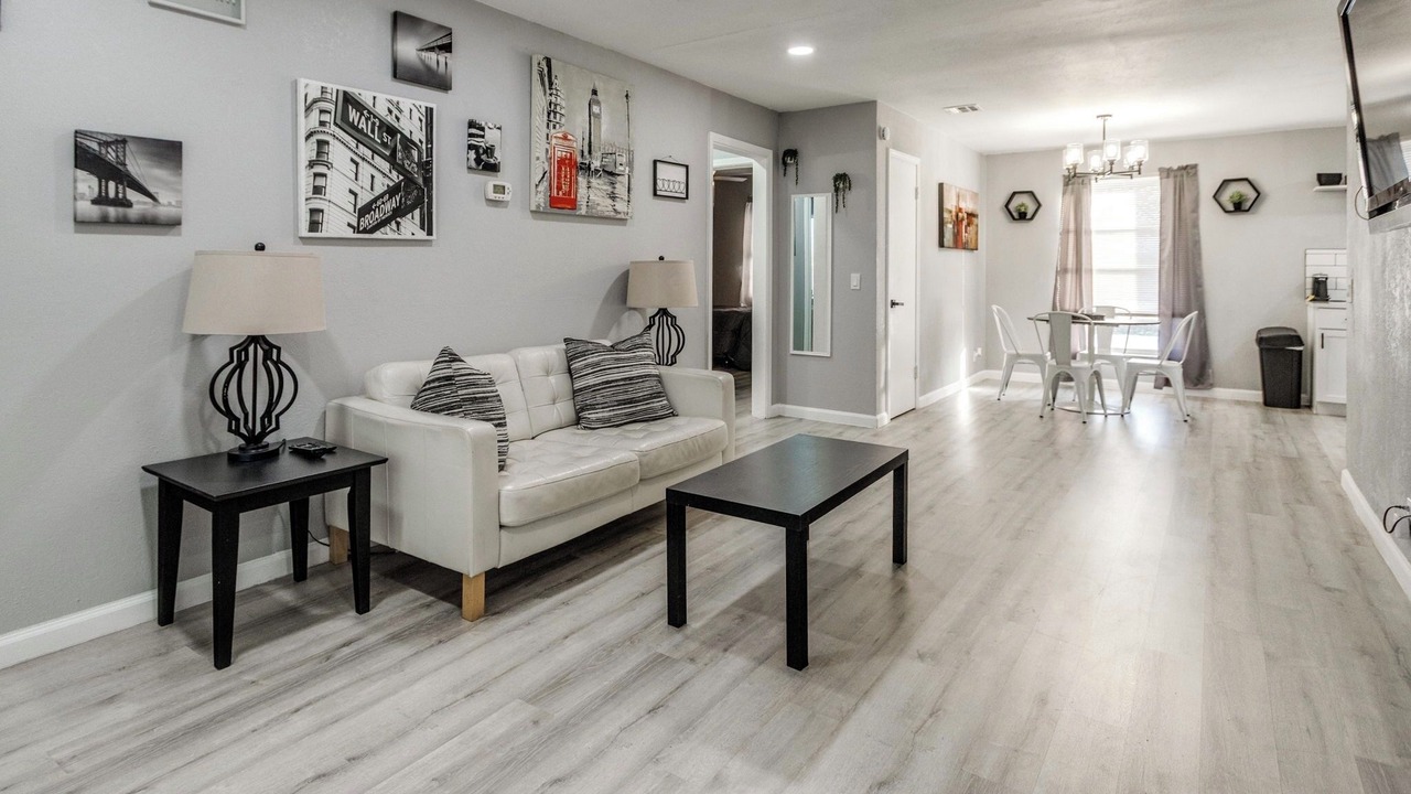 Photo of Livingroom in Central Oklahoma City