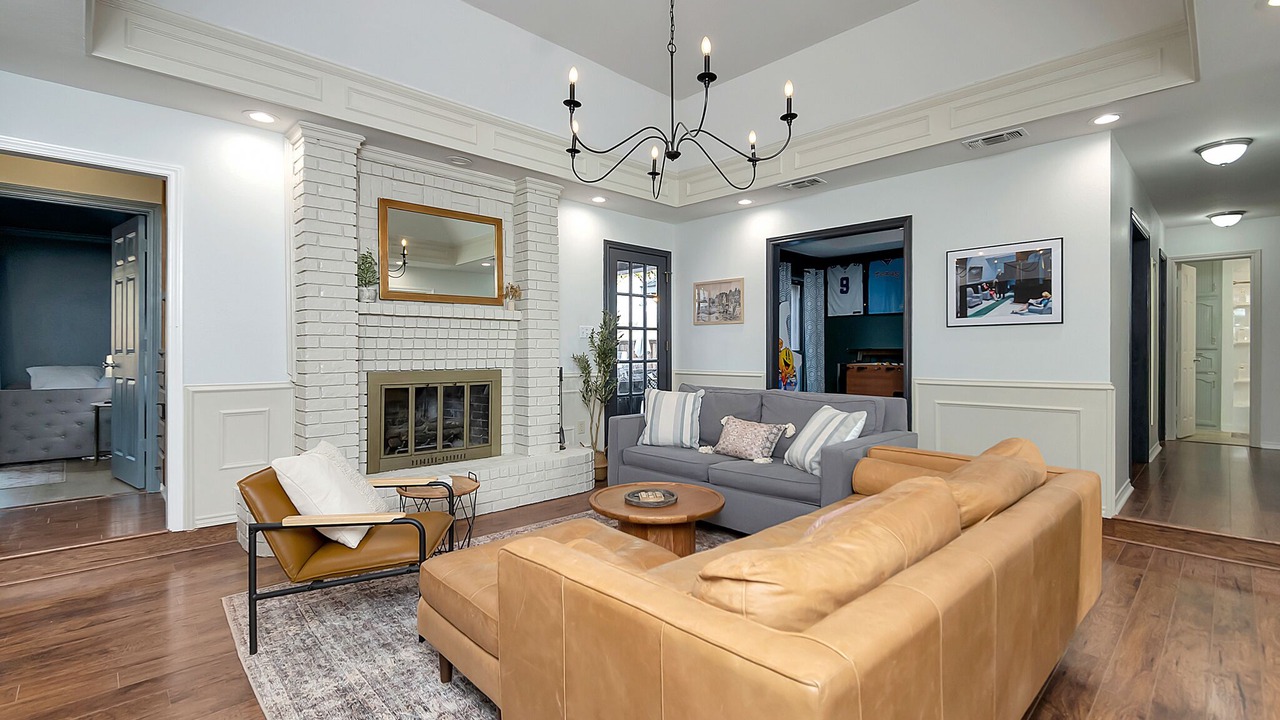 Photo of Livingroom in North Richland Hills