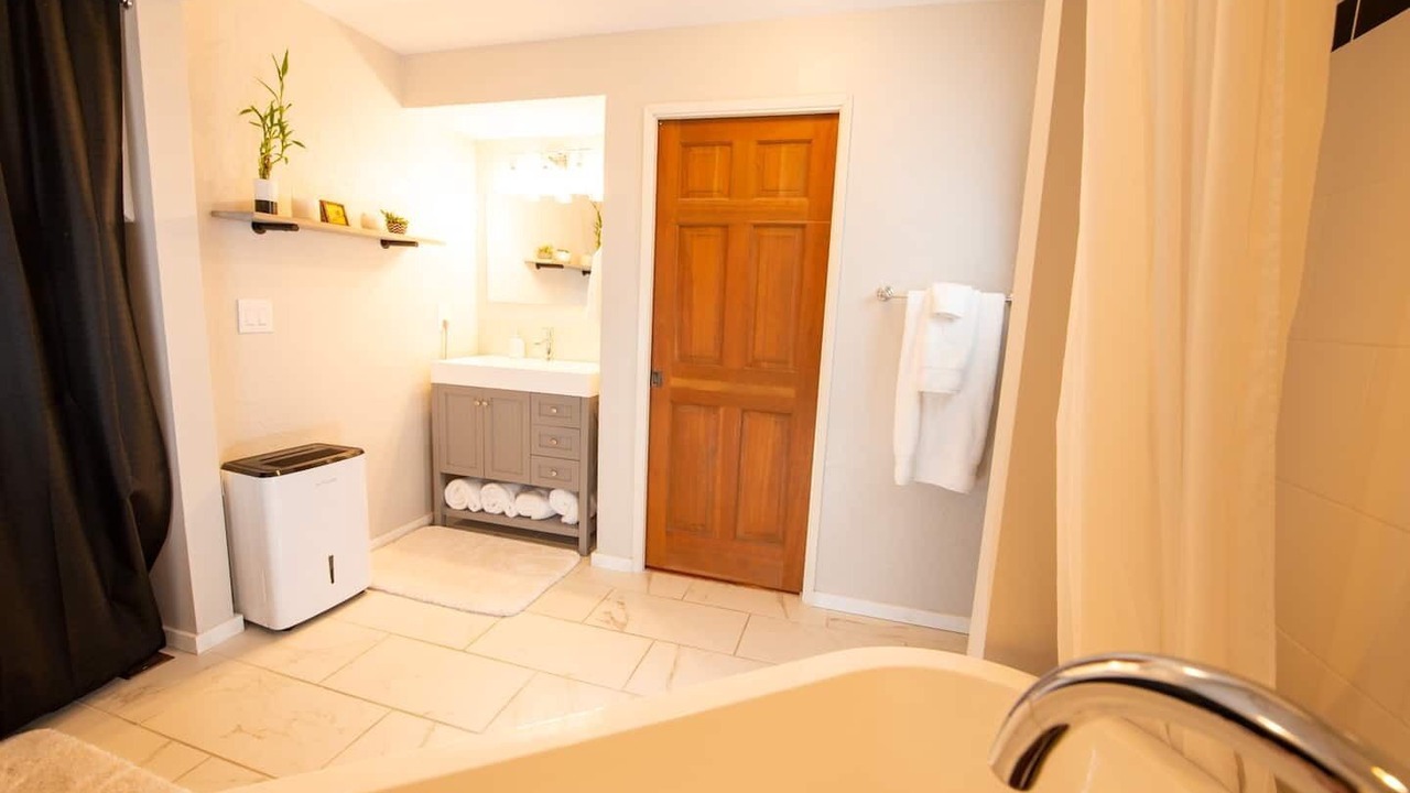 Photo of Bathroom in South Hills