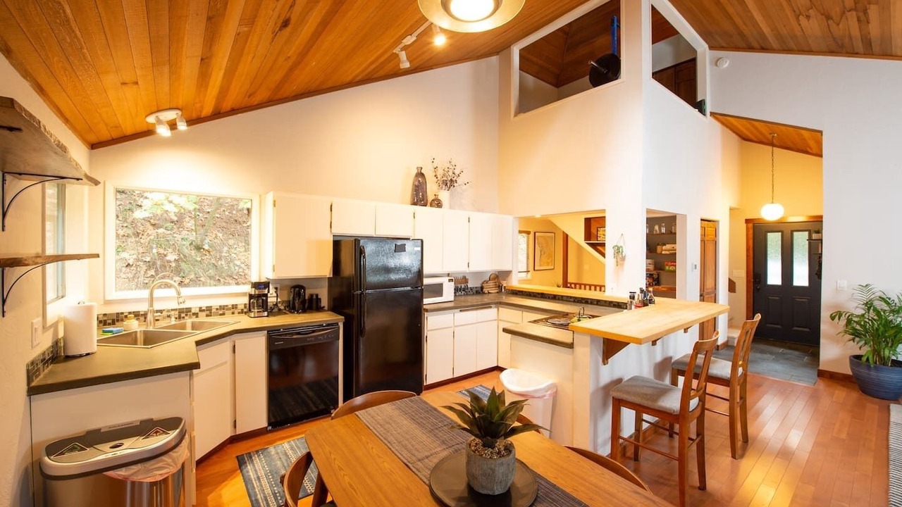 Photo of Kitchen in South Hills