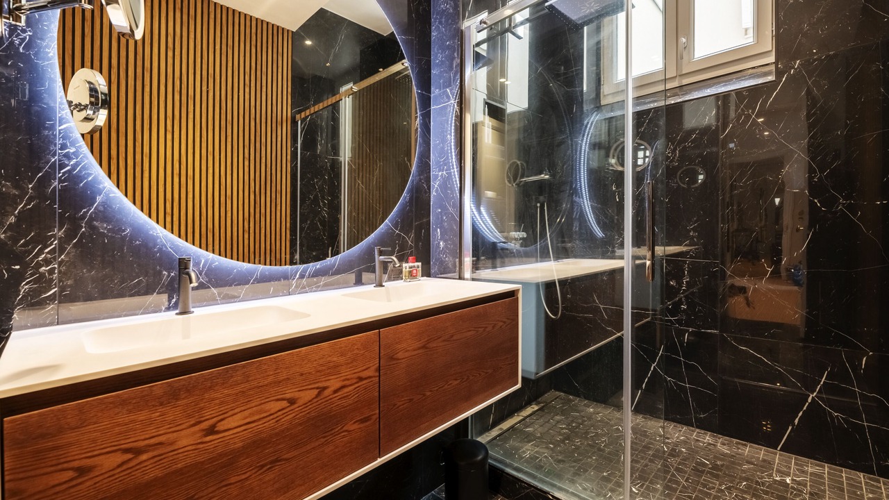 Photo of Bathroom in Porte-Dauphine