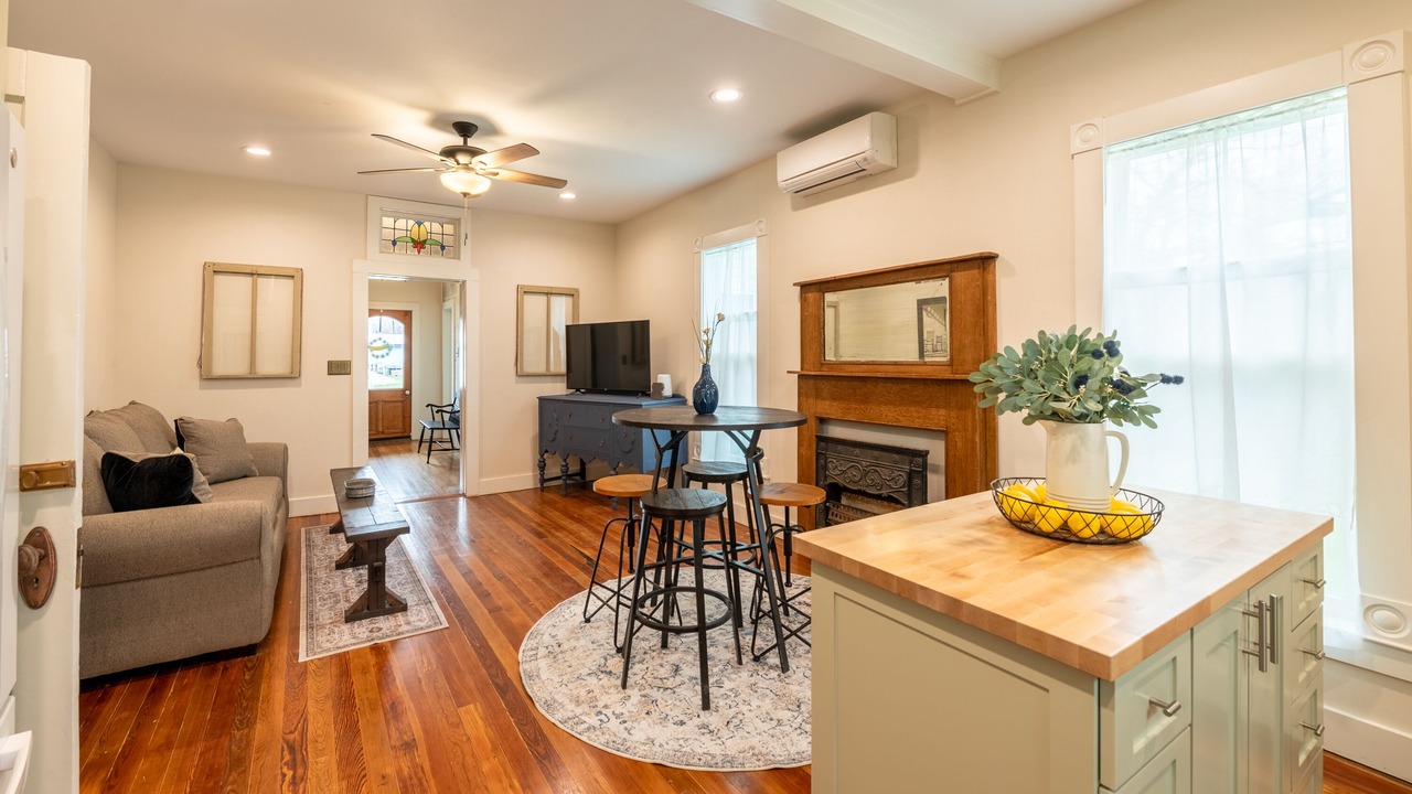 Photo of Livingroom in Hico