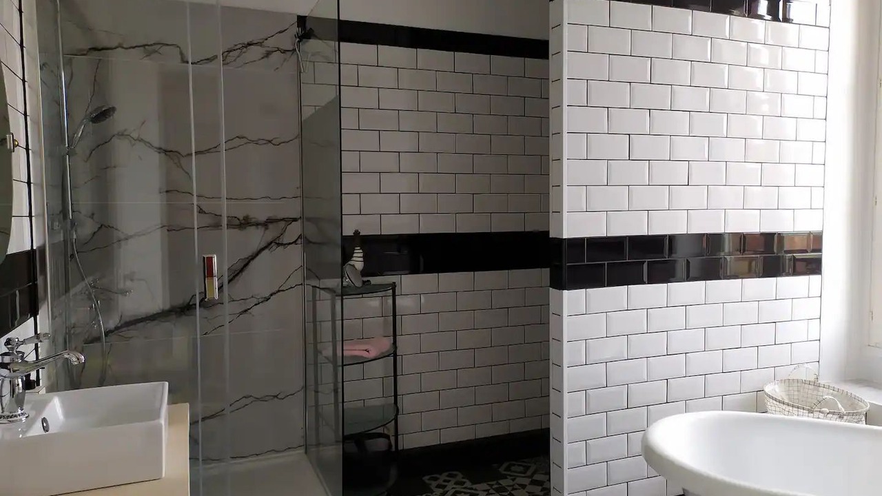 Photo of Bathroom in Vingt-Hanaps