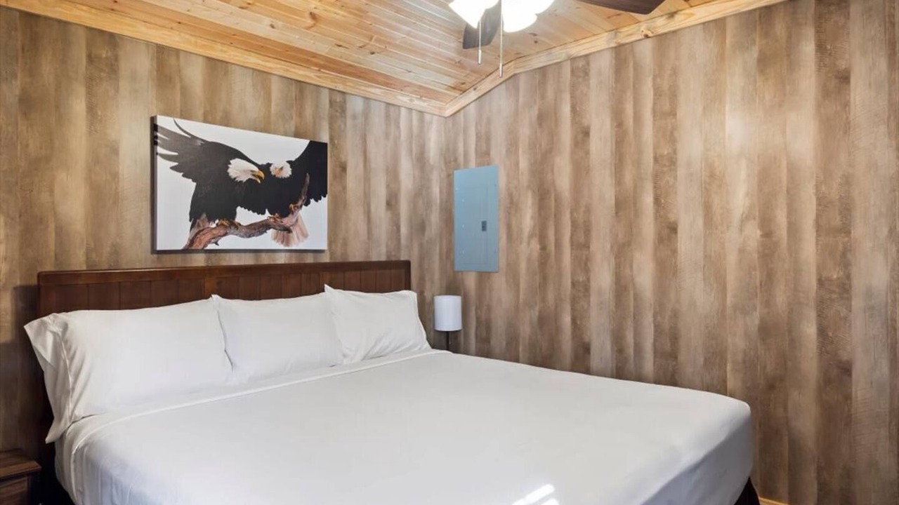 Photo of Bedroom in Albertville