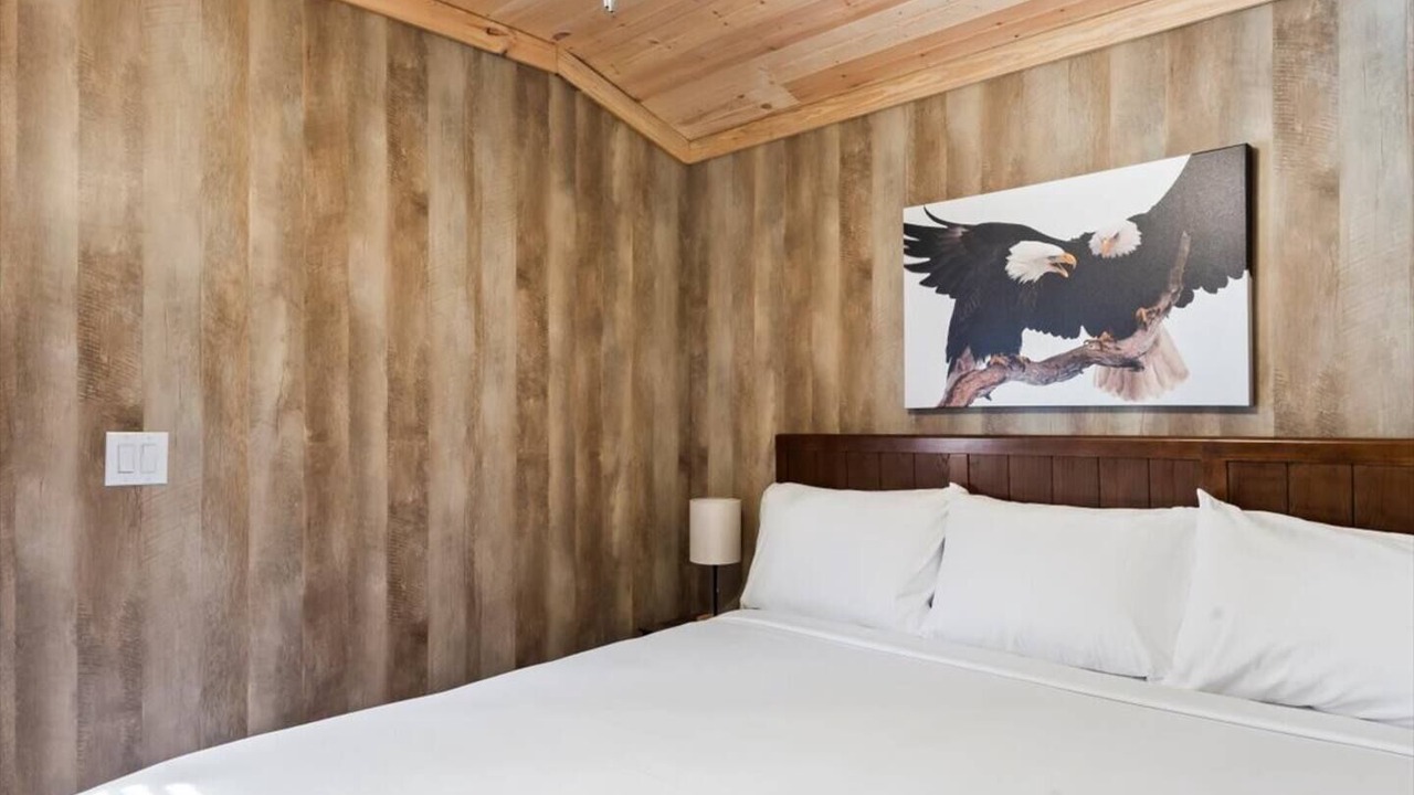 Photo of Bedroom in Albertville