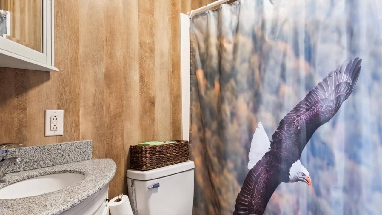 Photo of Bathroom in Albertville