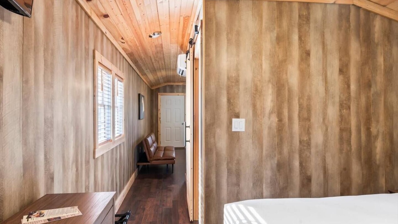Photo of Bedroom in Albertville