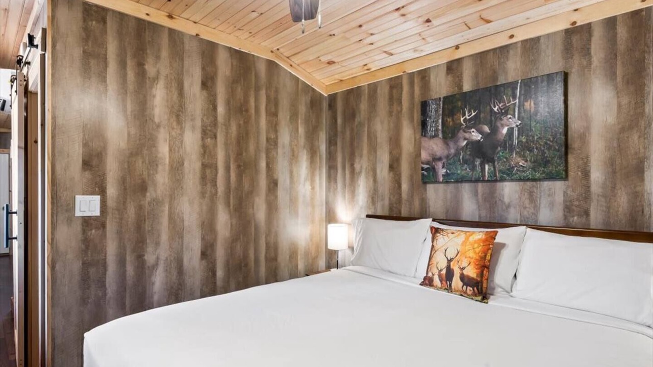 Photo of Bedroom in Albertville