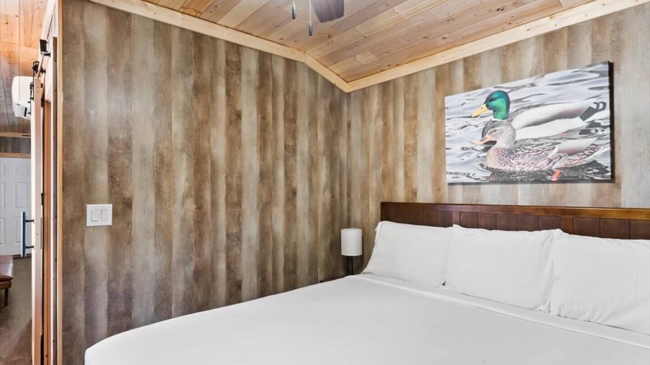 Photo of Bedroom in Albertville