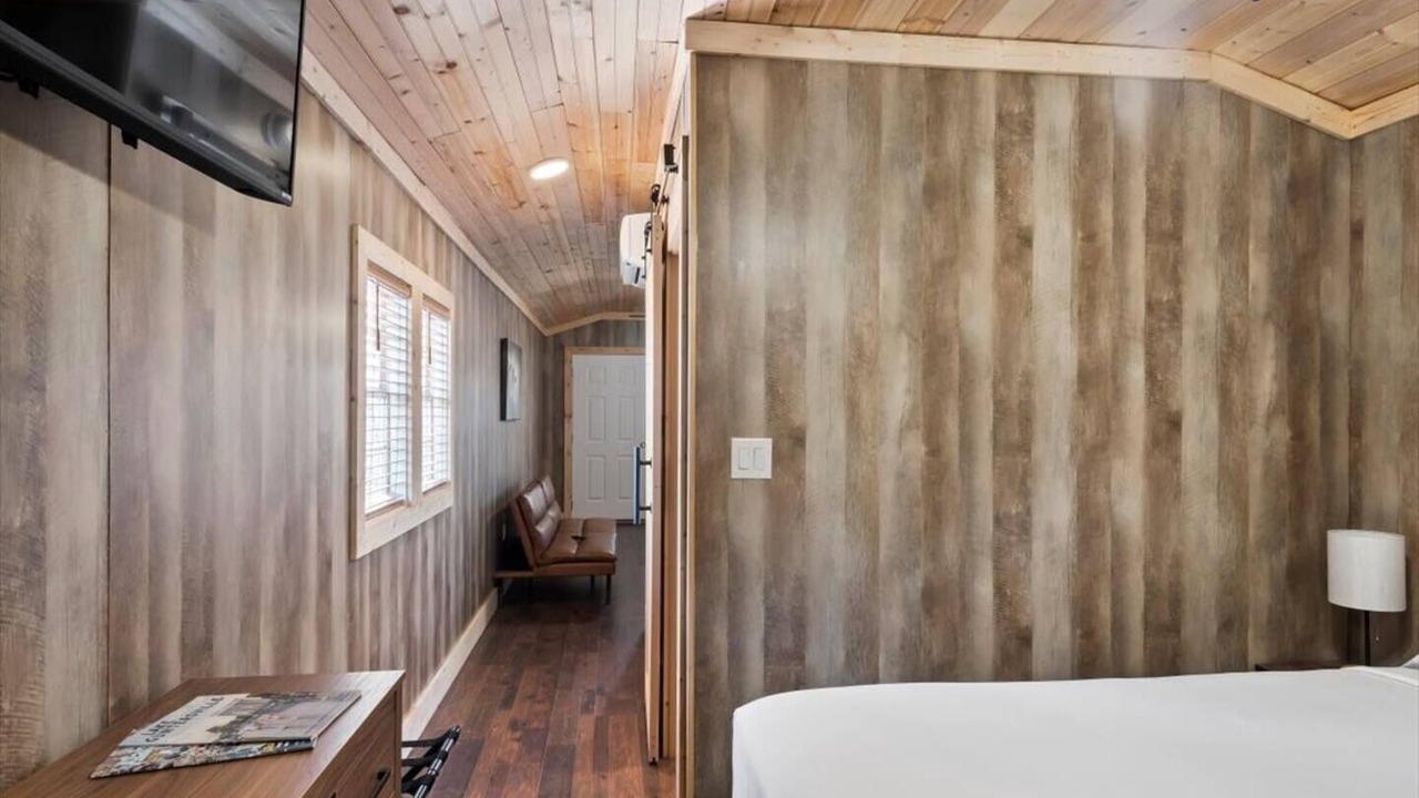 Photo of Bedroom in Albertville