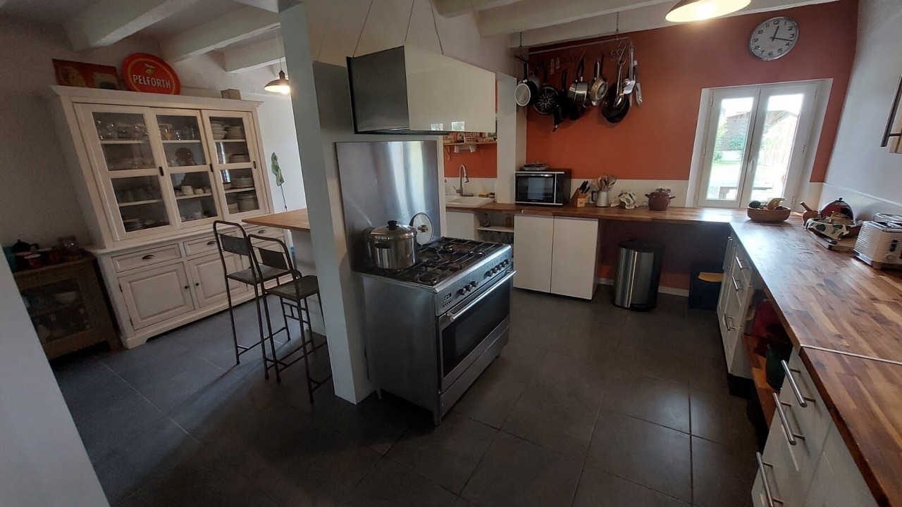 Photo of Kitchen in Mezos