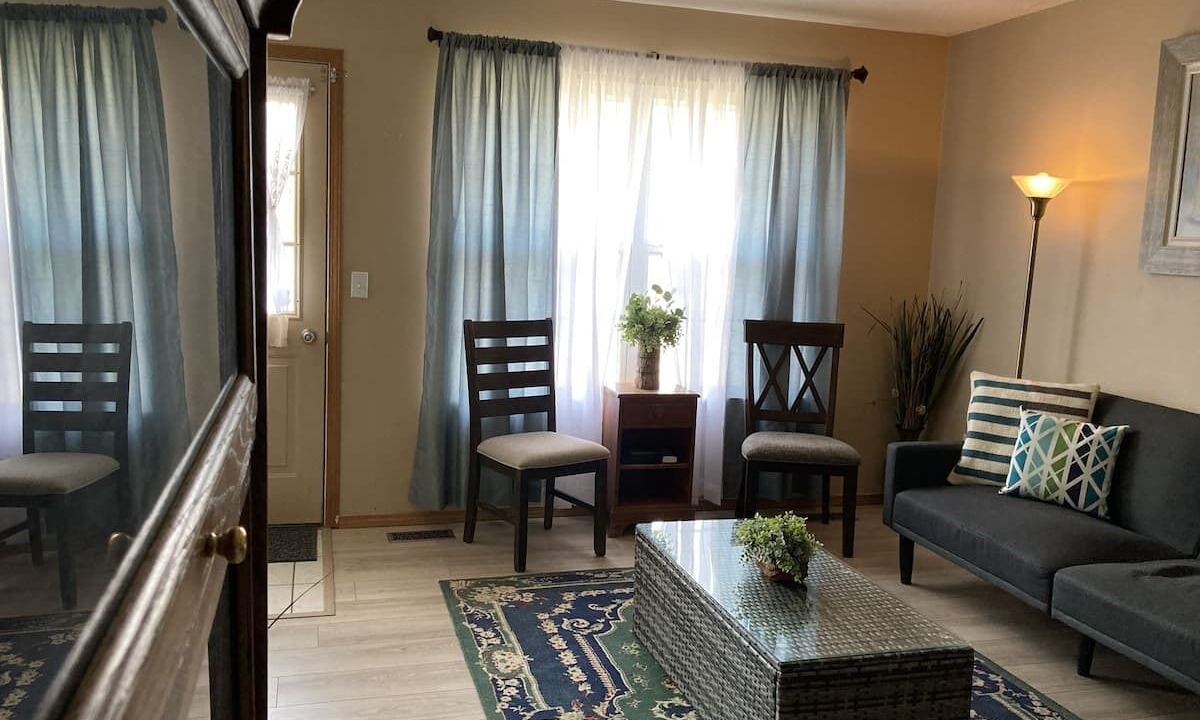 Photo of Livingroom in Brookline Station