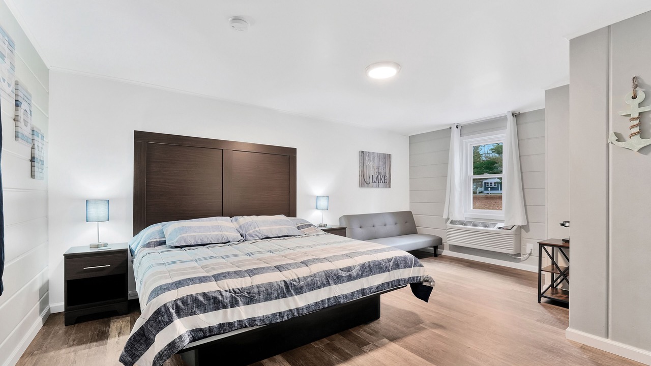 Photo of Bedroom in Houghton Lake