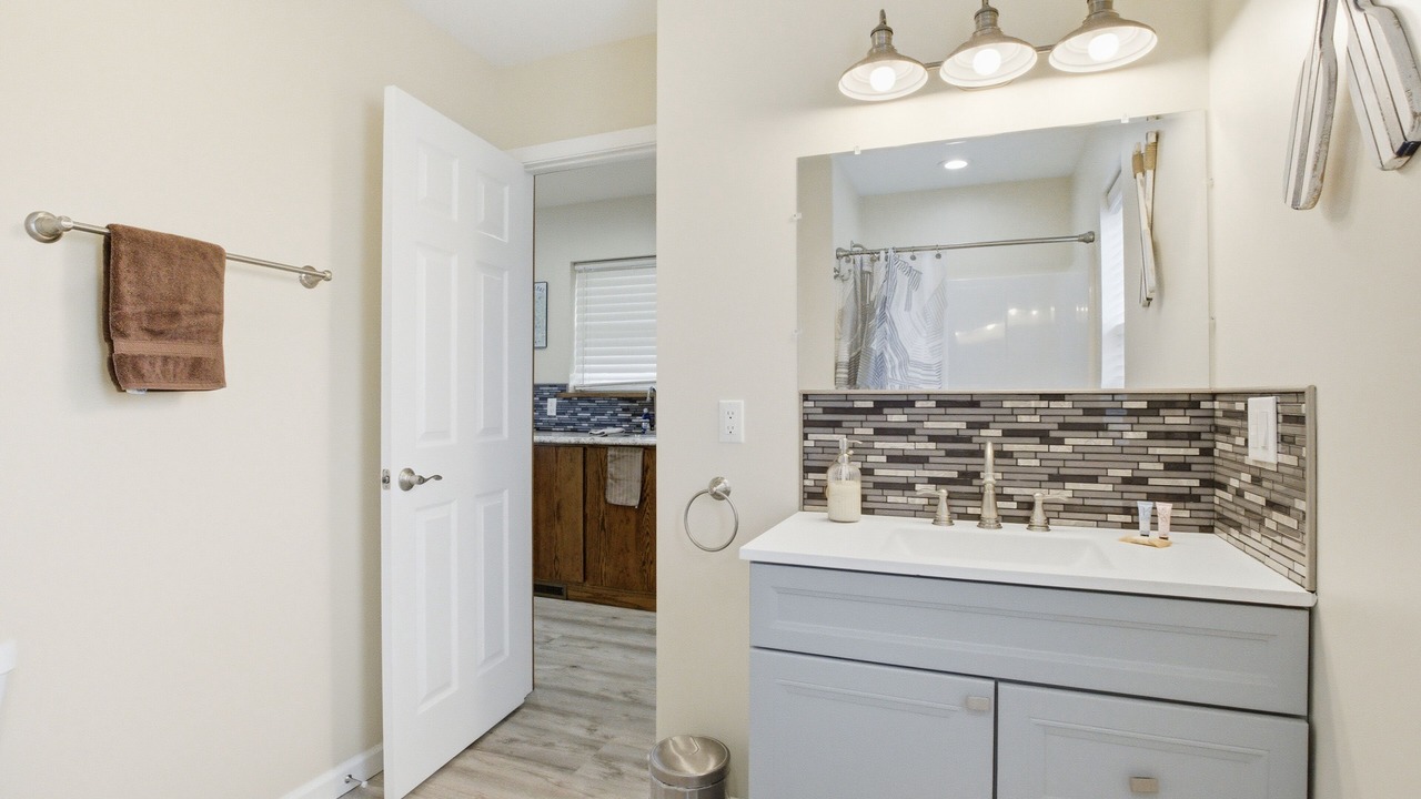 Photo of Bathroom in Town of Richmond