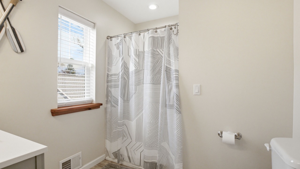 Photo of Bathroom in Town of Richmond