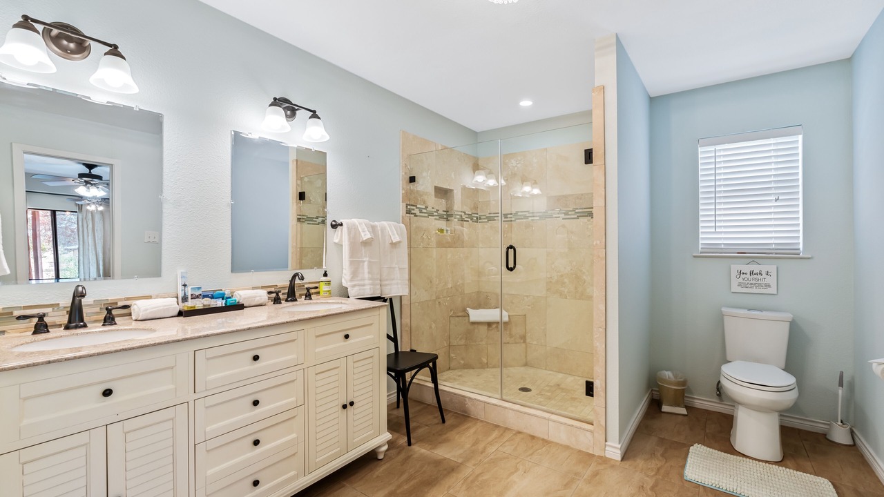Photo of Bathroom in Buchanan Dam