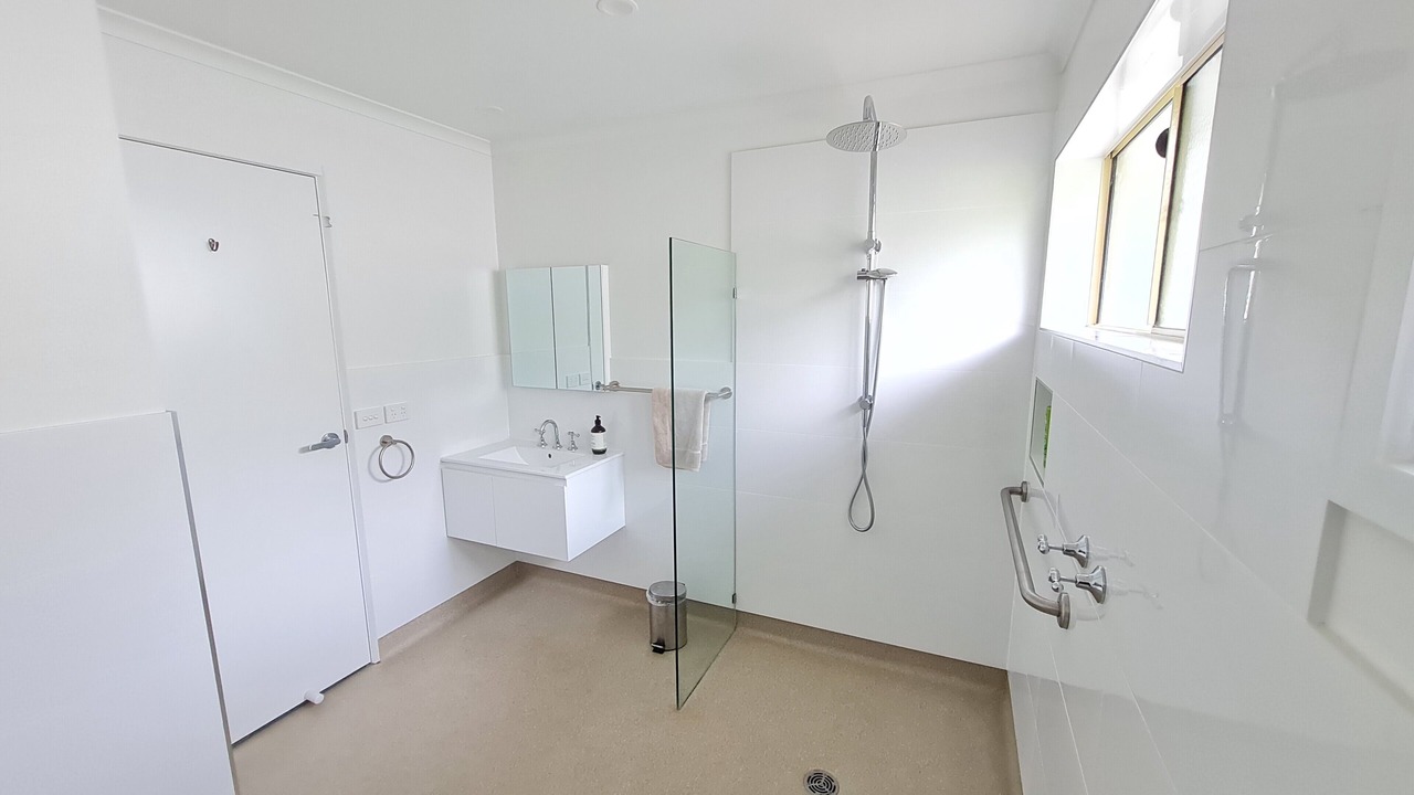 Photo of Bathroom in Capel Sound