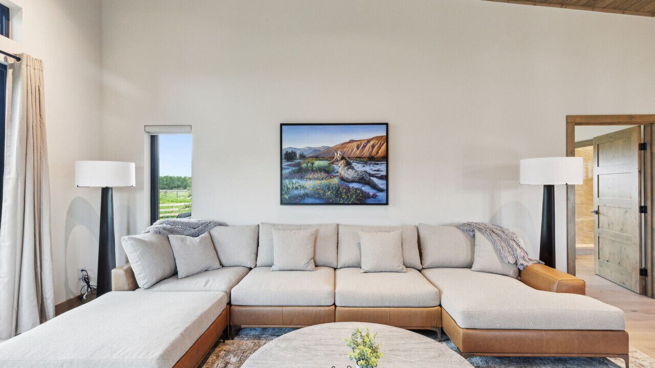 Photo of Livingroom in Hamilton