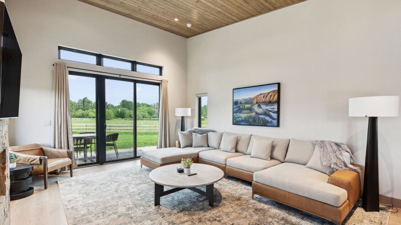 Photo of Livingroom in Hamilton