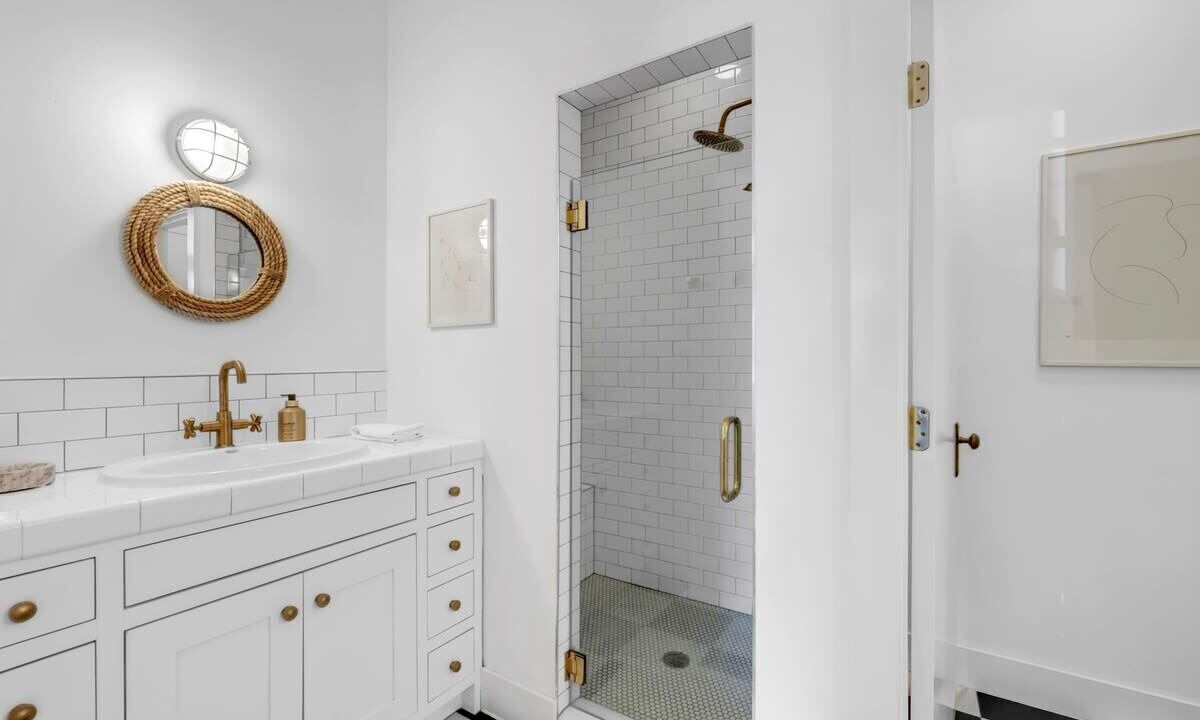 Photo of Bathroom in Kingsland