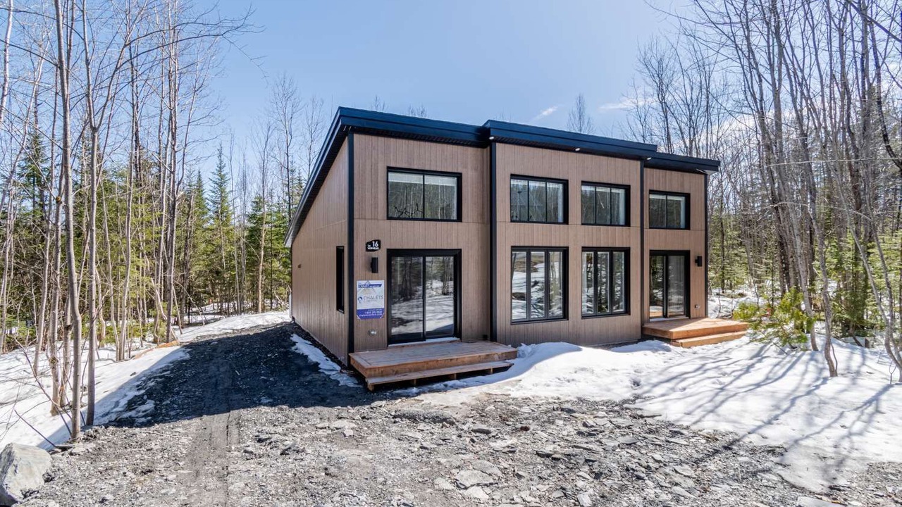 Photo of Outdoor in Adstock