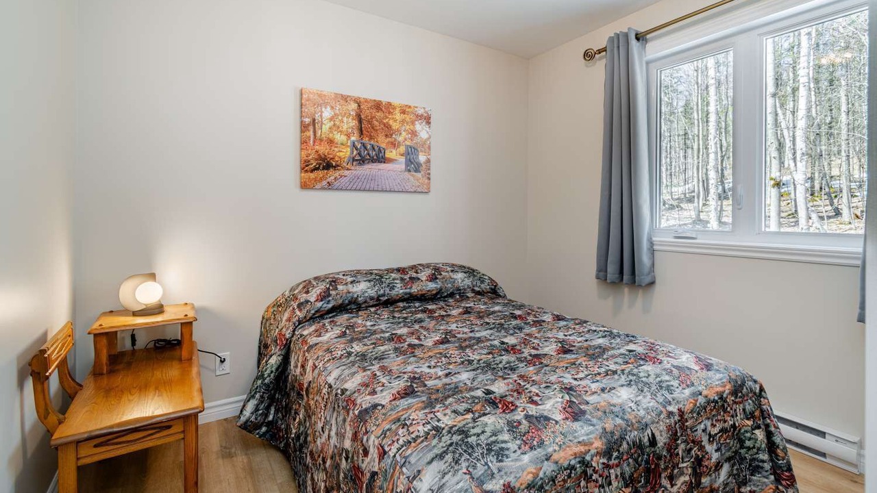 Photo of Bedroom in Adstock