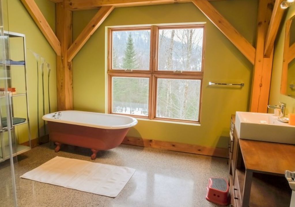 Photo of Bathroom in Stoneham-et-Tewkesbury