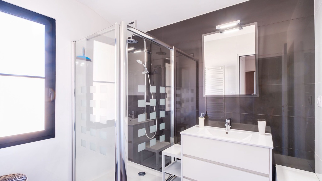 Photo of Bathroom in Lanton