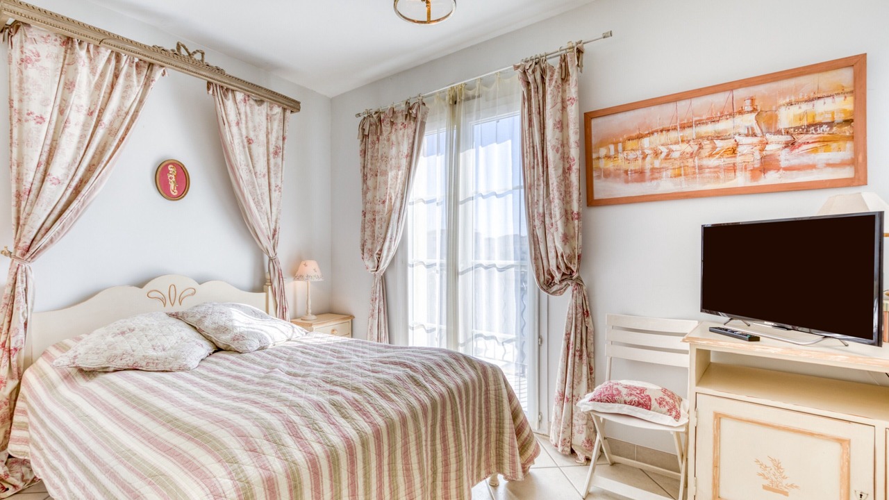 Photo of Bedroom in Aigues-Mortes