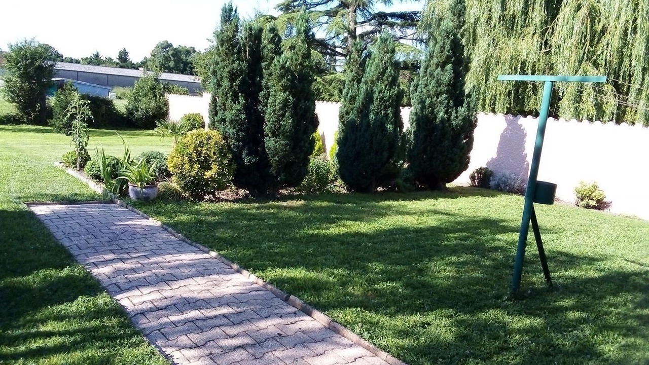 Photo of Outdoor in Romaneche-Thorins