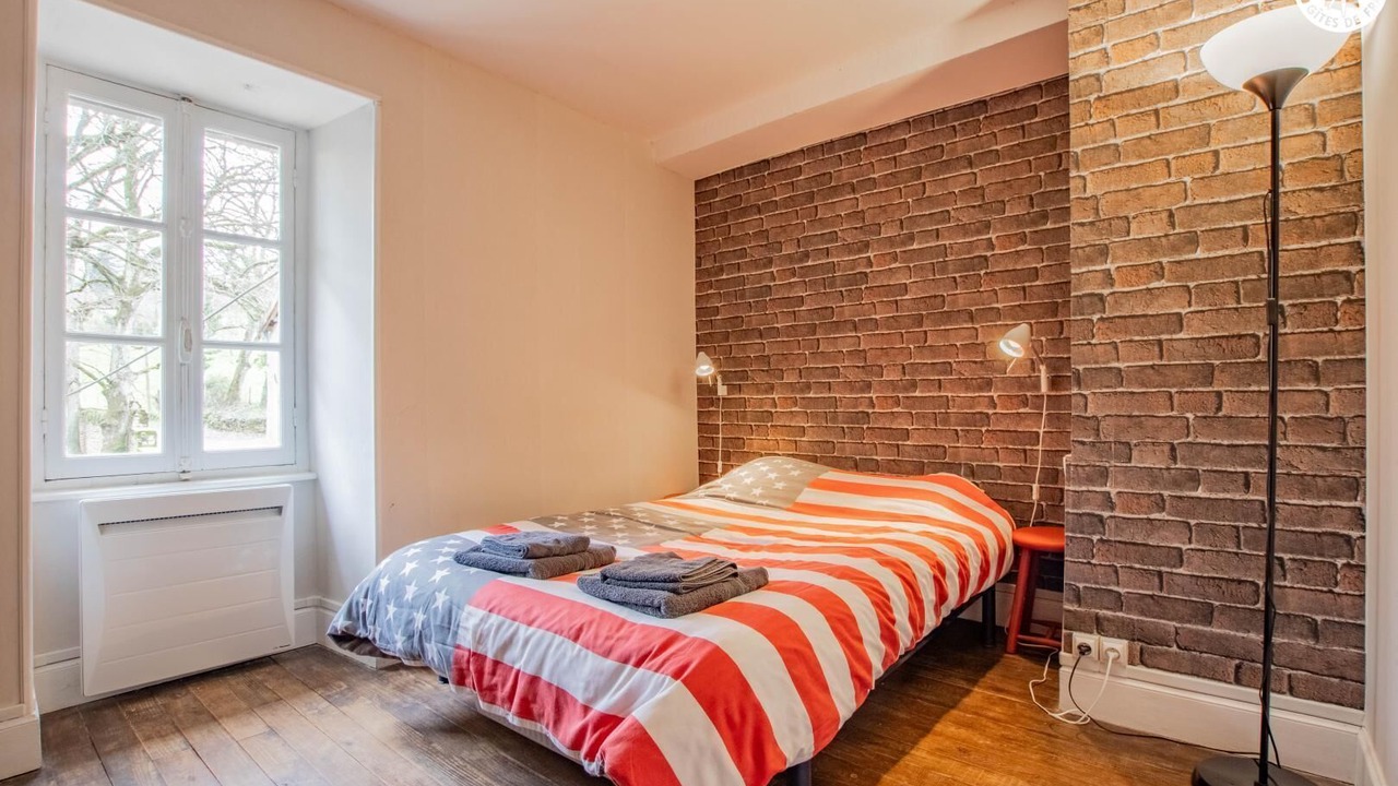 Photo of Bedroom in Buxy