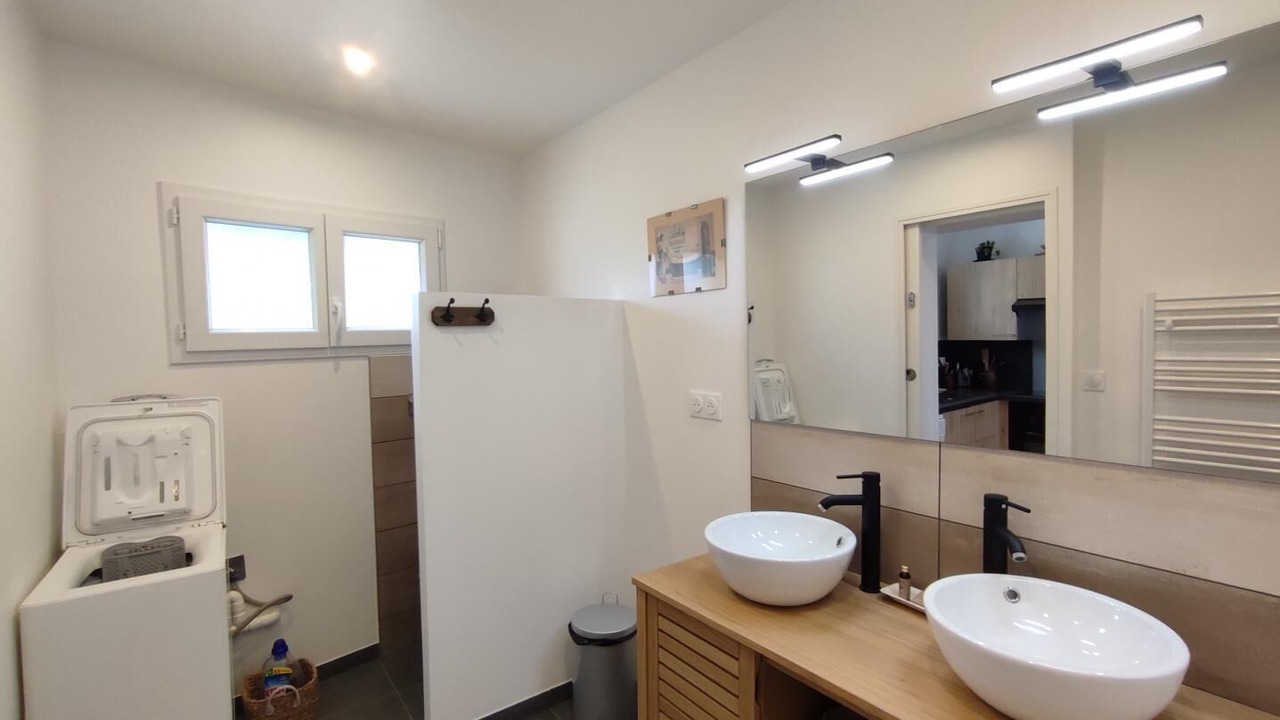Photo of Bathroom in Montivilliers
