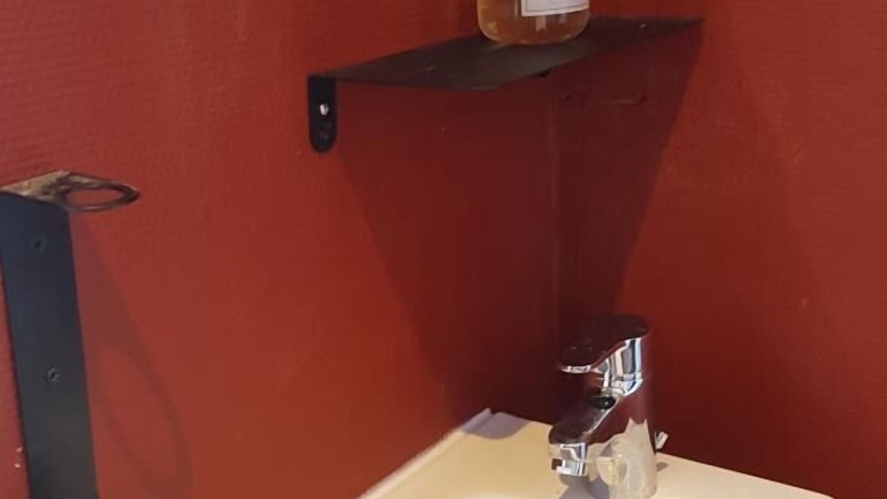 Photo of Bathroom in Julienas