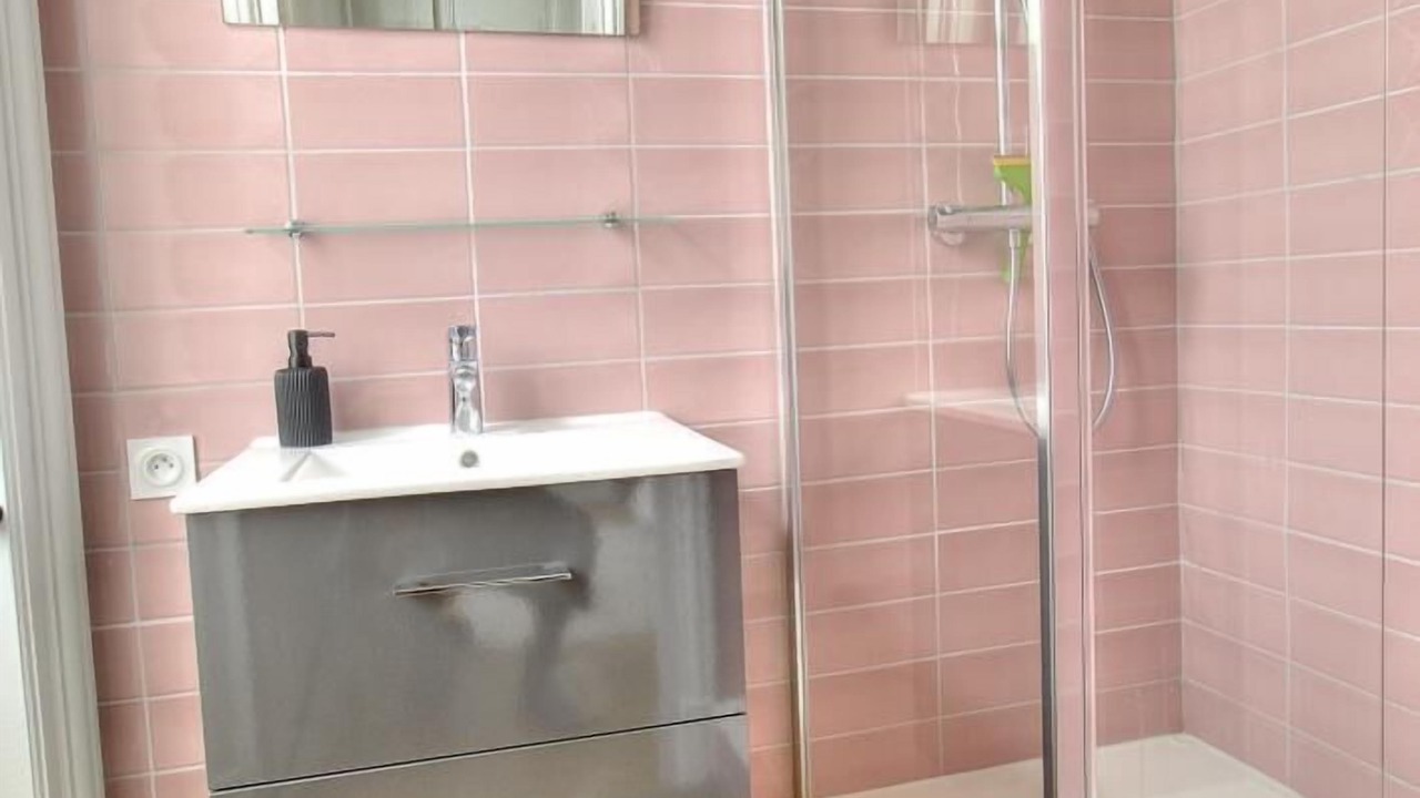 Photo of Bathroom in Julienas