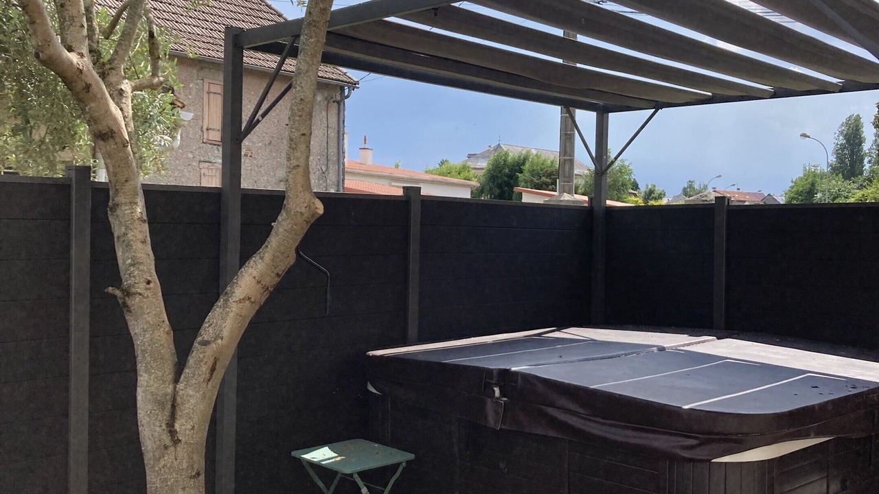 Photo of Patio Balcony in Borderes-sur-l'Echez