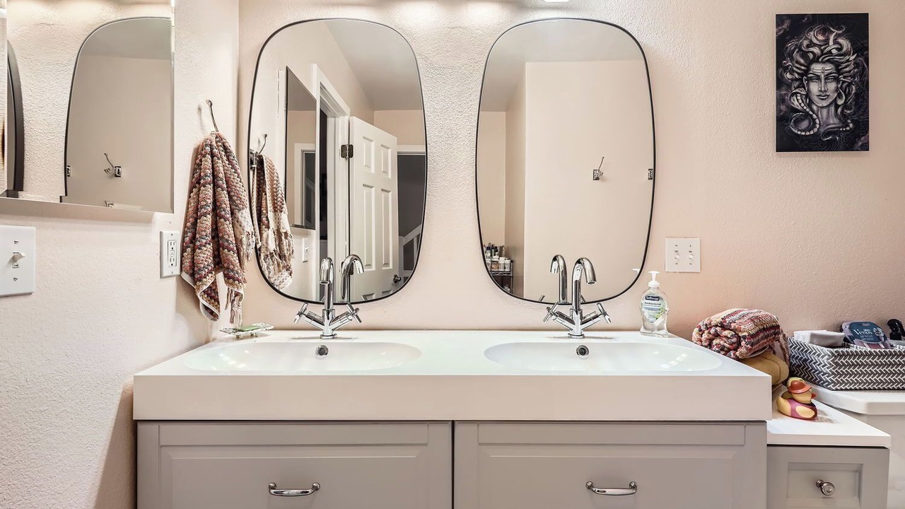 Photo of Bathroom in Newlands
