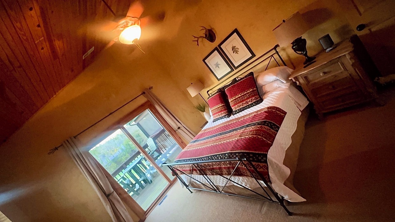 Photo of Bedroom in Camdenton