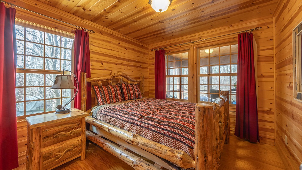 Photo of Bedroom in Saugatuck
