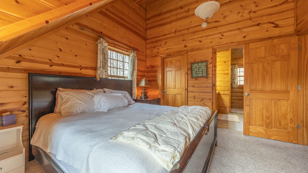 Photo of Bedroom in Saugatuck