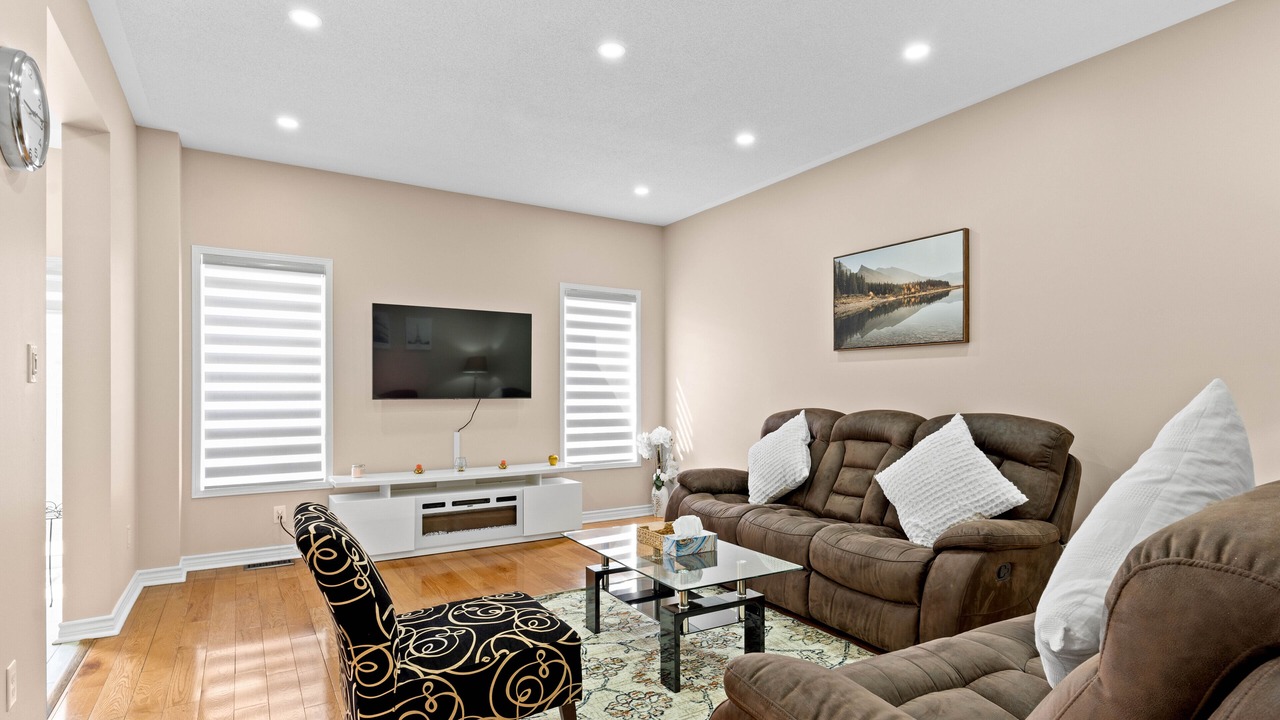 Photo of Livingroom in Mount Pleasant