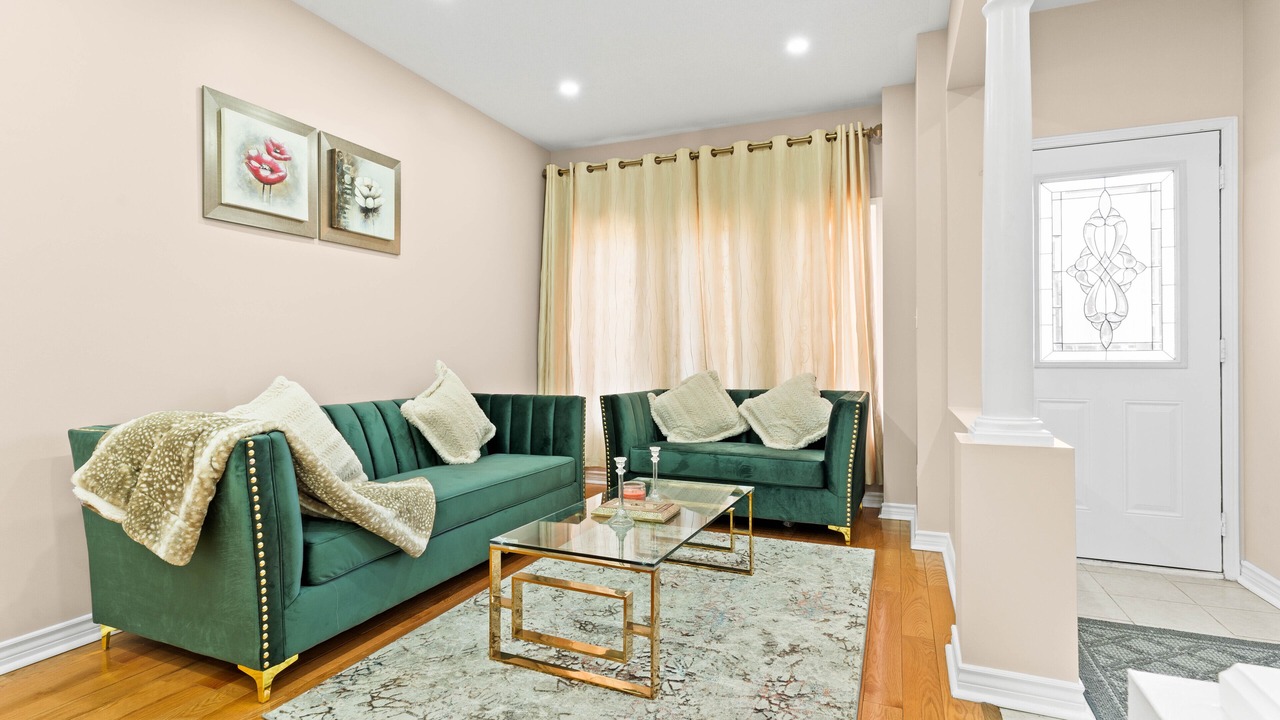 Photo of Livingroom in Mount Pleasant