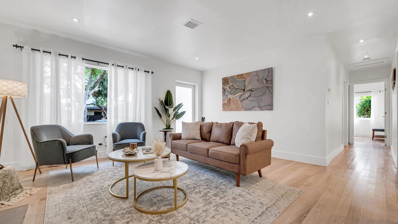 Photo of Bedroom in Miami Shores