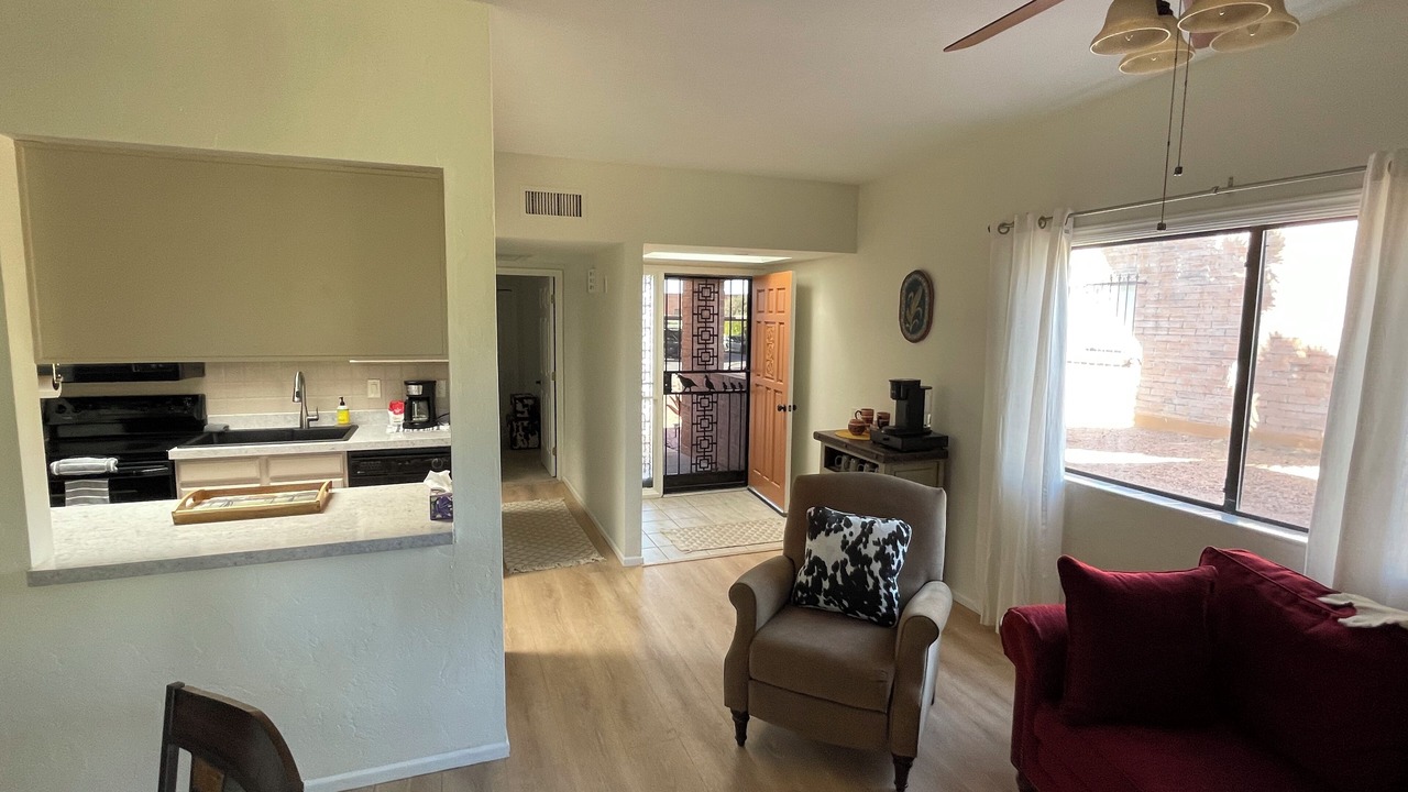 Photo of Livingroom in Green Valley