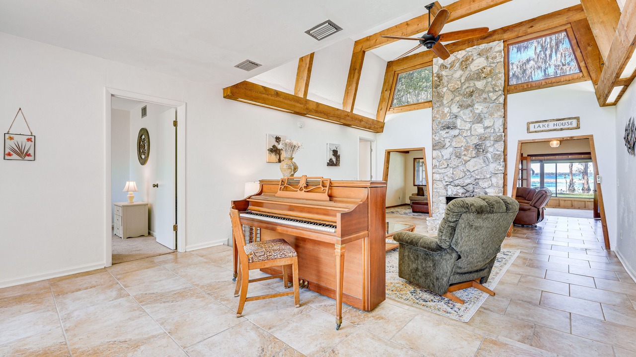 Photo of Livingroom in Melrose