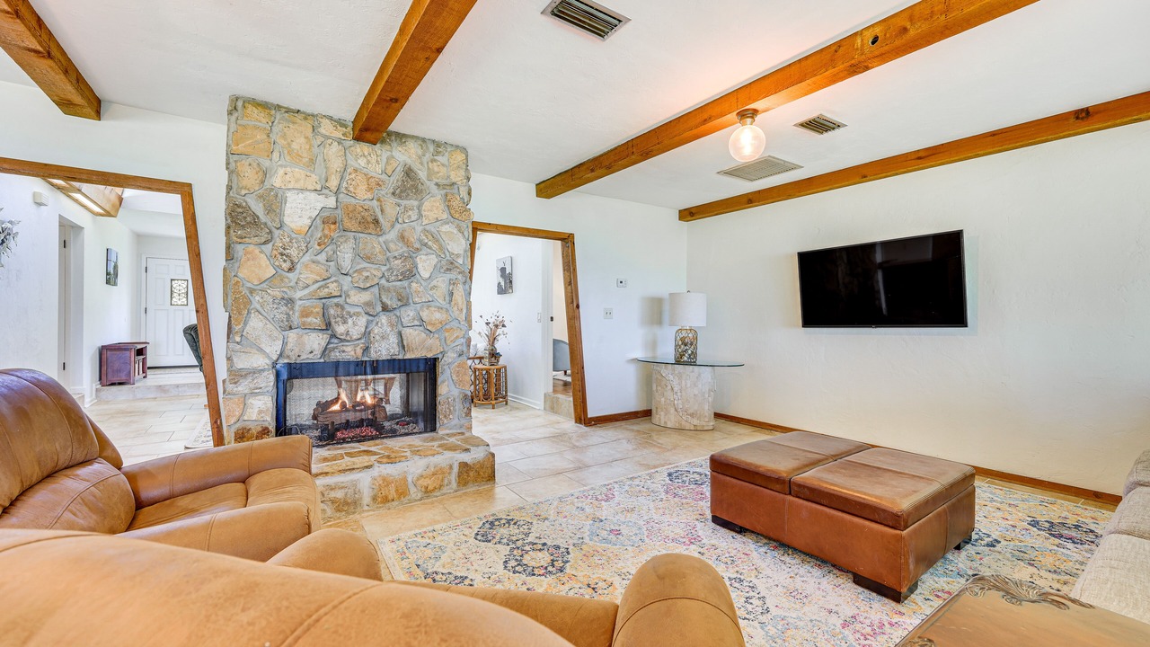 Photo of Livingroom in Melrose