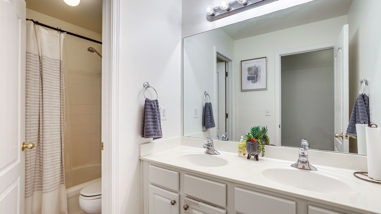 Photo of Bathroom in Lithonia