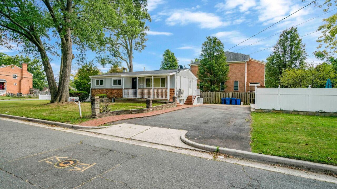 Photo of Outdoor in Alexandria West