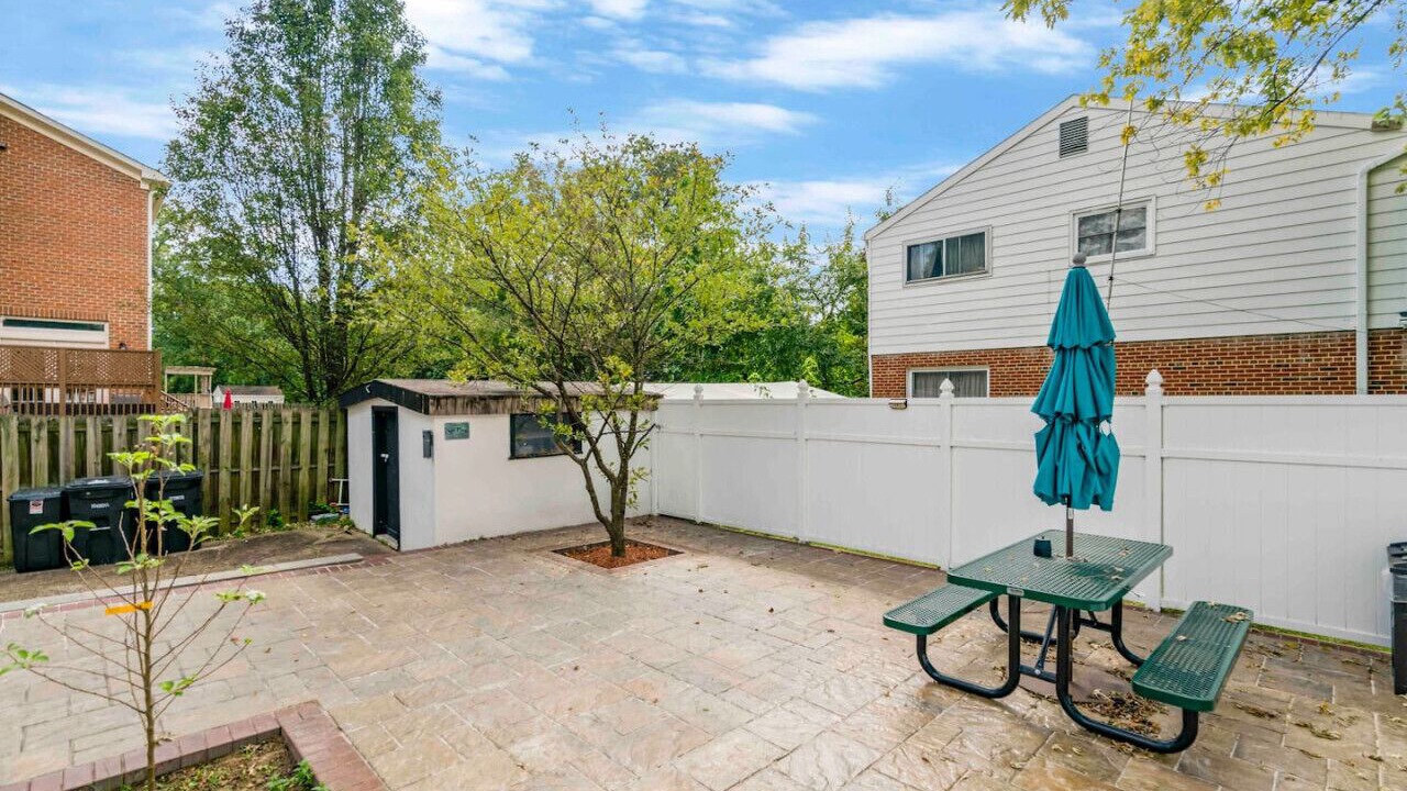 Photo of Outdoor in Alexandria West